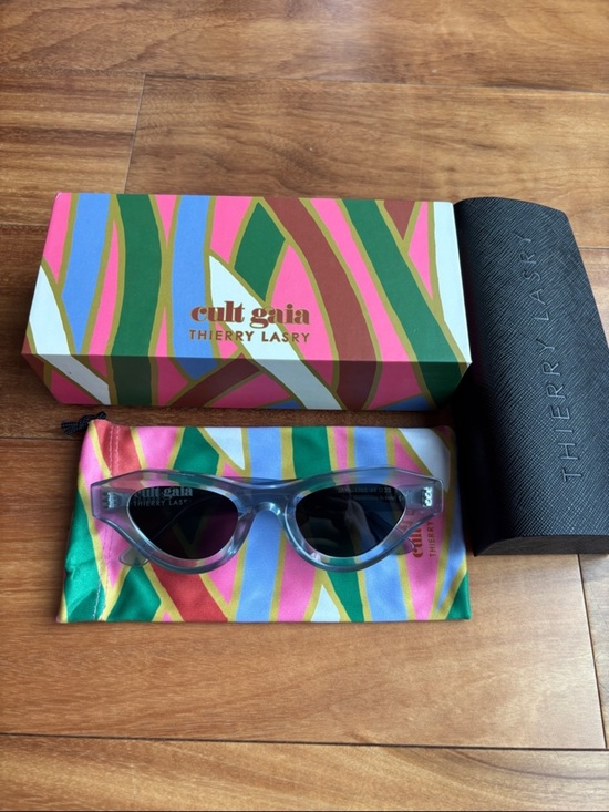 NEW Cult Gaia sunglasses main image 5